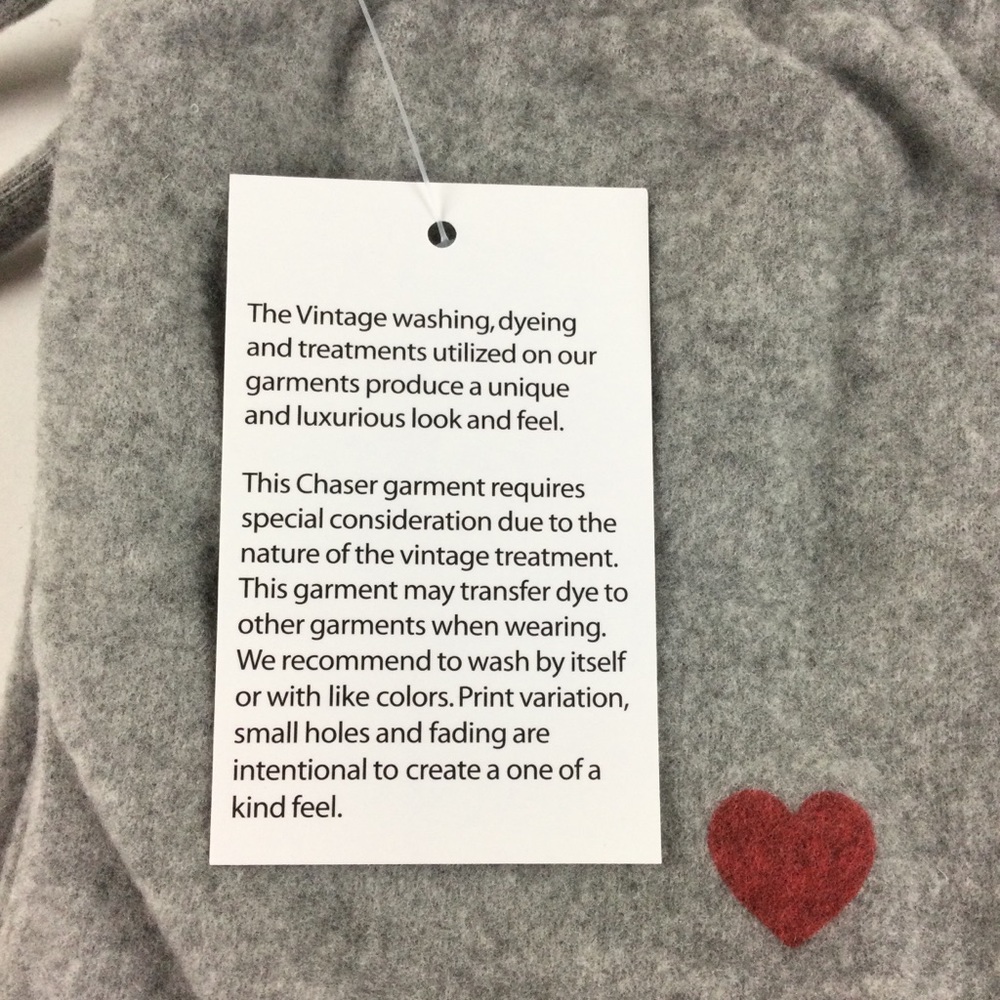 CHASER NWT Tiny Hearts Print Sweatpants Gray Red Size Medium - Picture 3 of 8